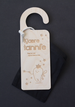 Last inn bildet i Galleri-visningsprogrammet, Tannfe-skilt