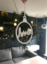 Last inn bildet i Galleri-visningsprogrammet, Juletreornament med navn
